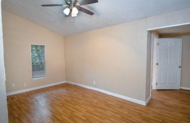 Happy and Convenient Home Near Downtown