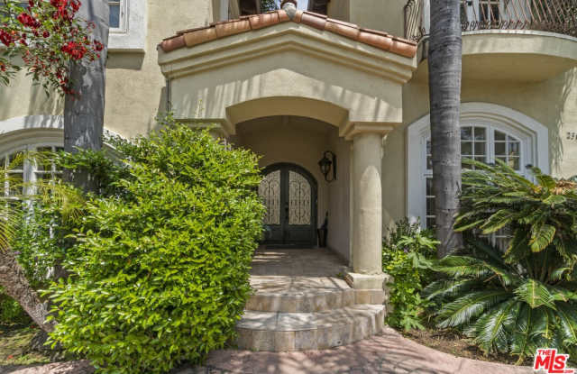 236 S La Peer Dr