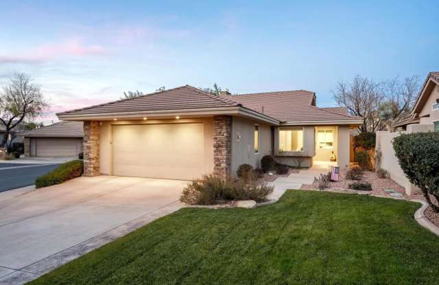 Beautiful Stone Cliff Home! - 2240 Cobalt Drive, St. George, UT 84790