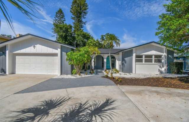 1949 DOLPHIN BOULEVARD S