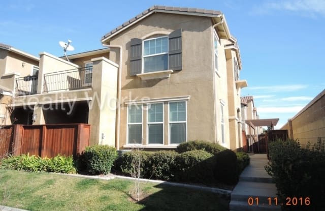 41940 Davenport Way - 41940 Davenport Way, Murrieta, CA 92562