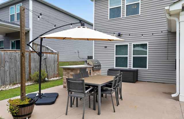 Stunning 4BR House in Simpsonville with outdoor grill