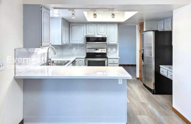 4713 9th Street Road