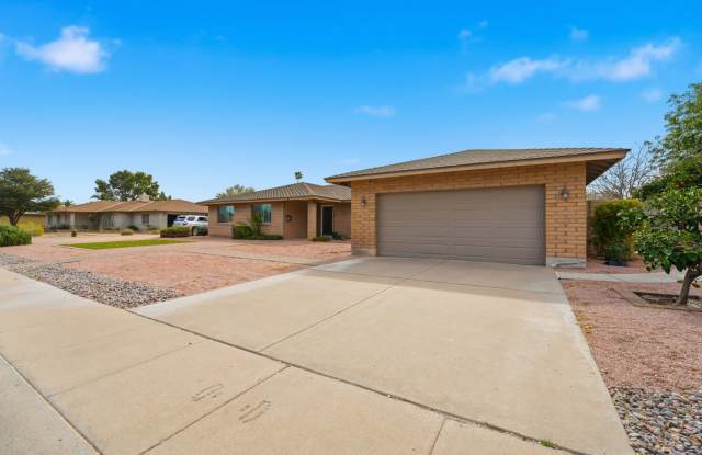 Welcome to this beautiful 4-bedroom, 3-bathroom home in Tempe Arizona!
