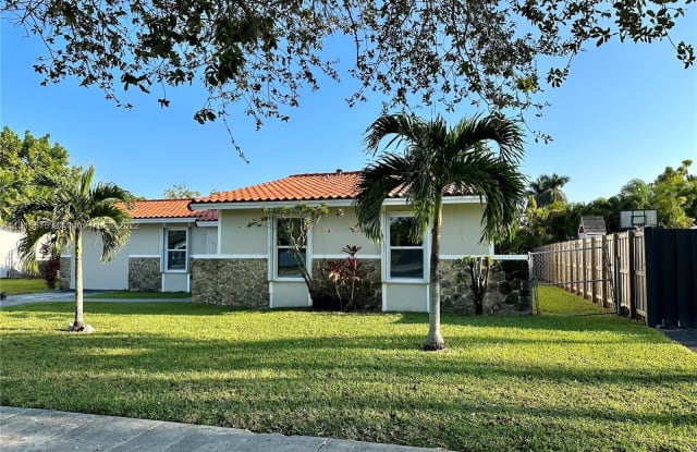 7461 SW 132nd Ave - 7461 Southwest 132nd Avenue, Kendale Lakes, FL 33183