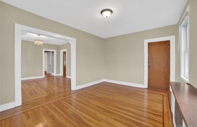 Photo of 47 Rossiter Avenue