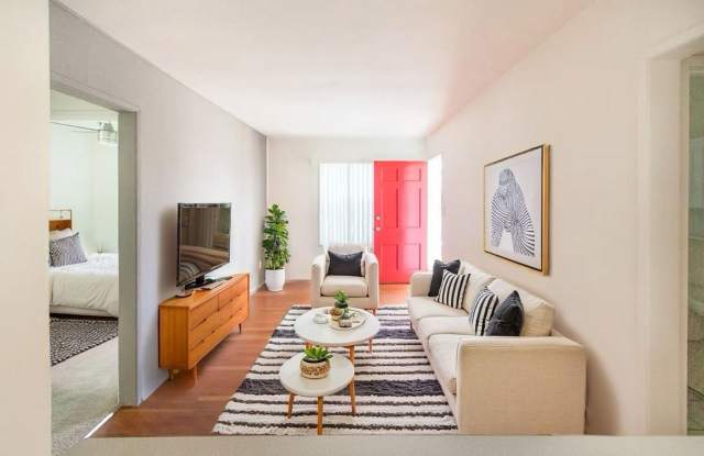 Charming 2 Bed /1 Bath Pacific Beach Duplex Near the Ocean  Bay!