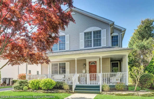 303 Salem Avenue