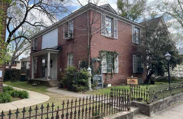 1417 Center Street