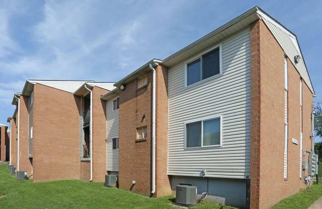 Summit at Prince Hall Village Apartments