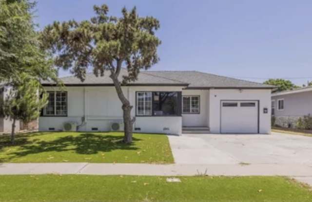 12108 Dunrobin Avenue