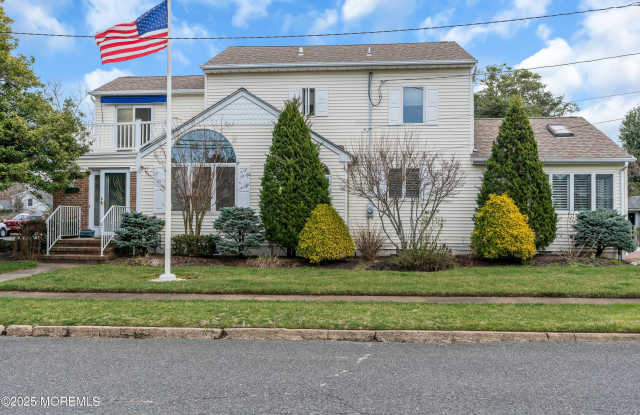 124 Neptune Place
