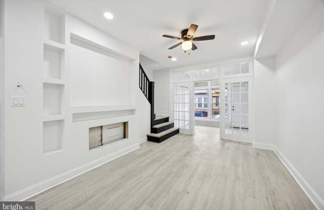 3241 N ETTING Street