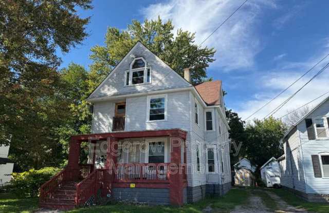 1041 Hamilton Ave NW