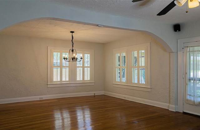 205 W LOUISIANA AVENUE