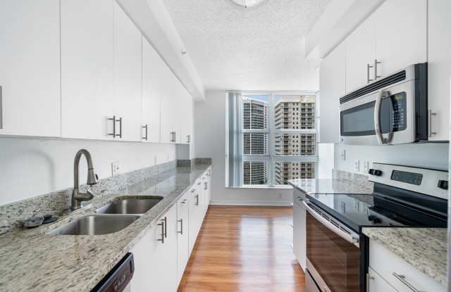 Yacht Club at Brickell