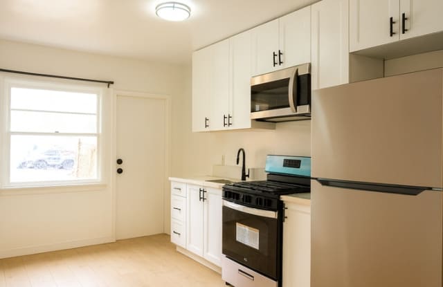 Photo of SPC LA RENTAL 3, LLC (845 W 82nd St)