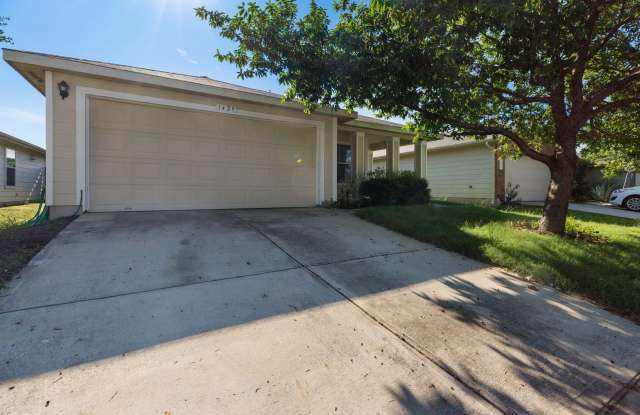 Updated 4/BR 2/BA Home Minutes from Downtown!