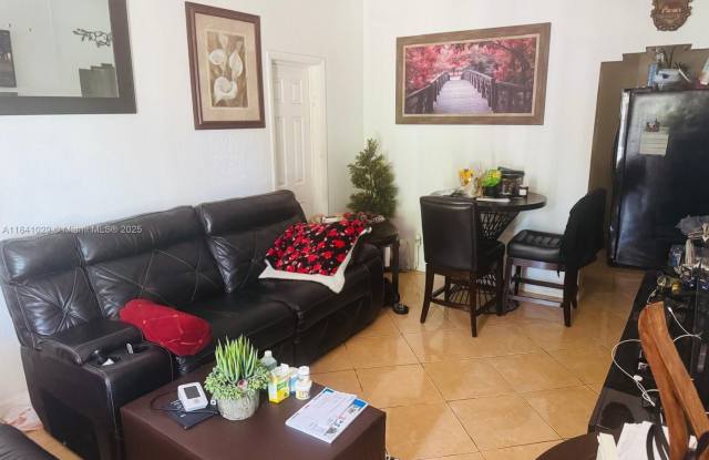 861 NW 112th Street, Miami, FL 33168