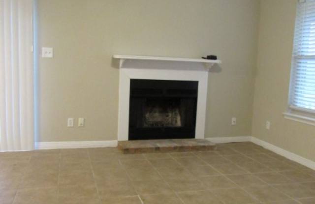 Convenient to Navy Federal  Pine Forest/Nine Mile Road area!