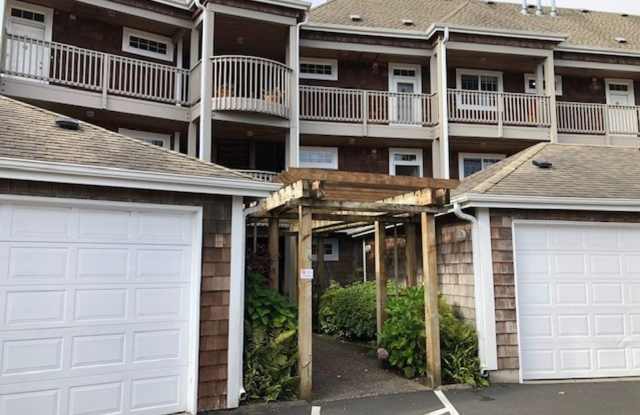 Riverfront Sandpiper Village Condo 2 Bedroom, 2 Baths!!