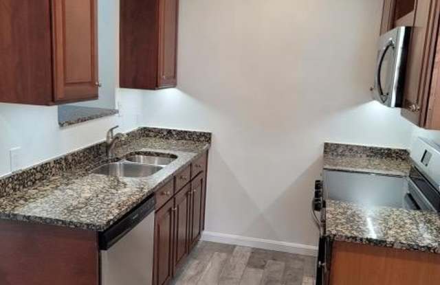 2310 HILDAROSE Drive