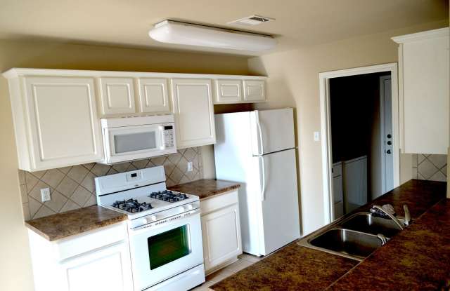 For Lease – $1,900/mo | 3305 Winding River Trl, Round Rock, TX