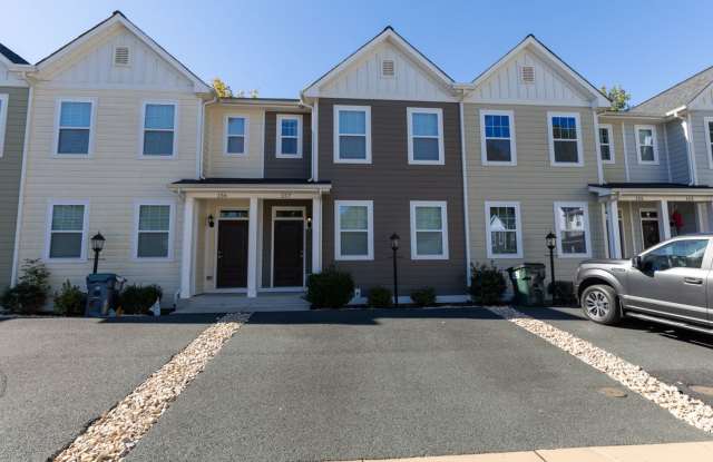 157 Longwood Drive - 4BD/3.5BA Townhome in Charlottesville!
