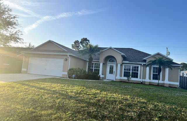 174 SW SEA LION ROAD
