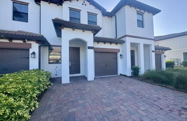 1250 Royal St George Blvd