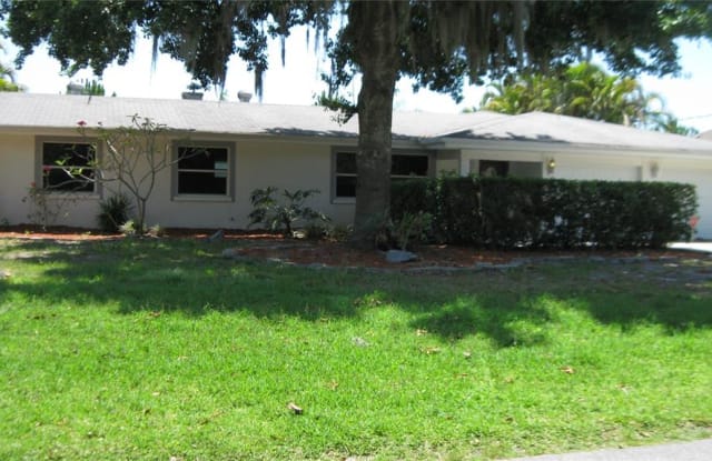 1960 ROLLING GREEN CIRCLE - 1960 Rolling Green Circle, Sarasota County, FL 34240