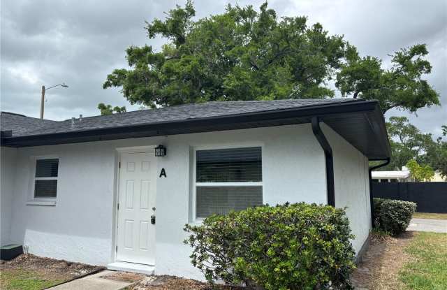 5839 ERIN LANE S