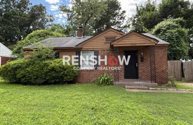 1065 Larry Ln