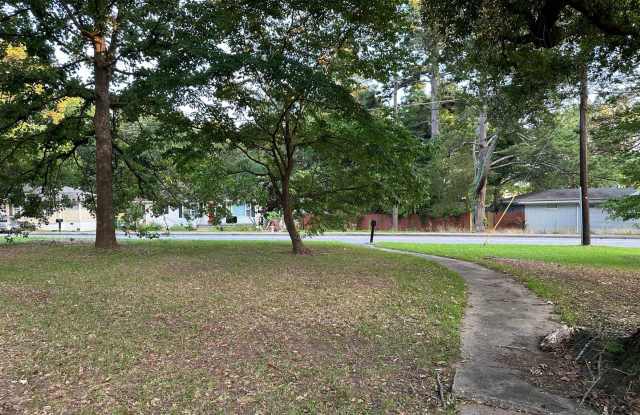 Open House Saturday 12/06/25 @ 10:00AM until 10:30AM Coming Soon! Nice four-bedroom home in Forest Park. Convenient to interstate, shopping, and schools. This one won't last long. HUGE house for the money!!!