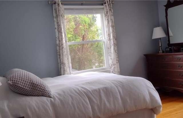 4 Almy Court unit: 1