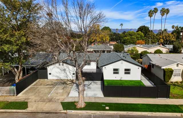 Photo of Luxury Newly Built 2 Bed, 2 Bath Home with Private Yard, Walk-In Closets  High-End Bespoke Kitchen