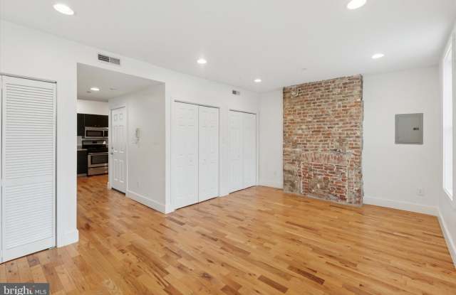 1014 N 4TH Street unit: 2