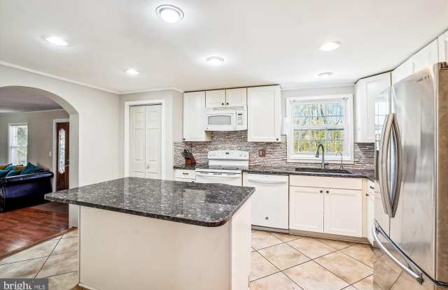 Photo of 12728 BRISTOW Road