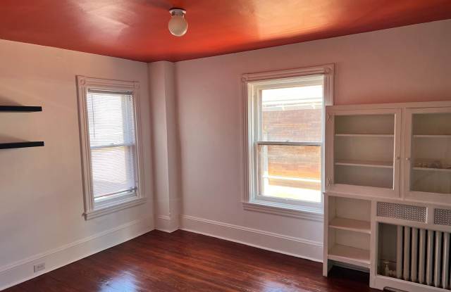 627 W CHESTNUT Street unit: A