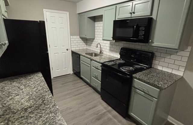 Photo of Beautiful 2 Bedroom 1.5 Bath Apartment for Lease