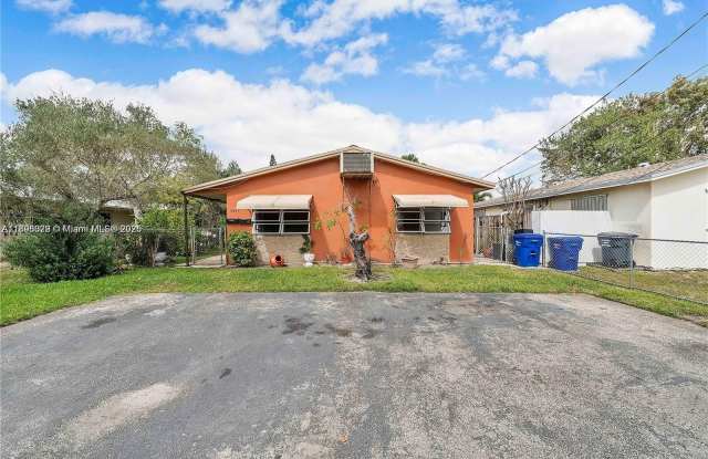 Photo of 5831 Taylor St