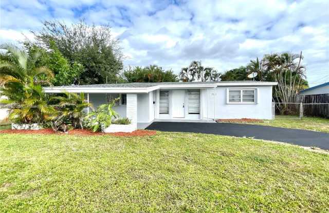 7141 Wilson St - 7141 Wilson Street, Hollywood, FL 33024