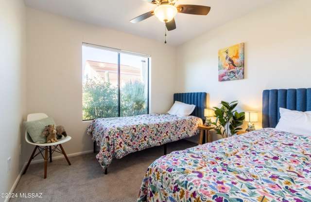 10400 N Fair Mountain Drive