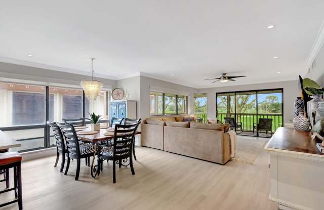 438 S Brackenwood Lane S