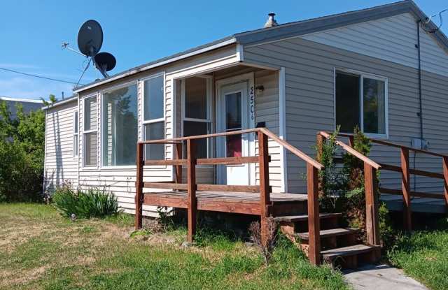 Photo of 2506 N Fir