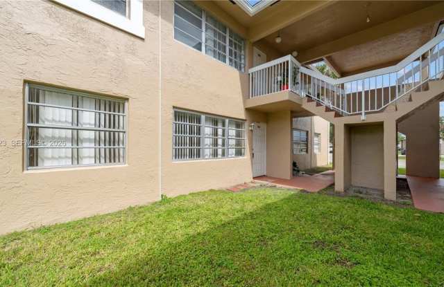 9964 Twin Lakes Dr