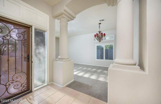 1980 W Muirhead Loop