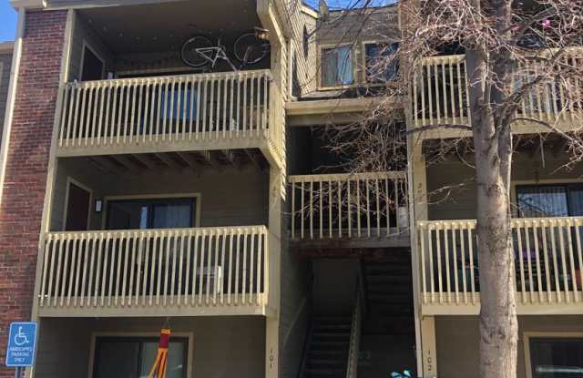 2 bed/2 bath condo in Arvada