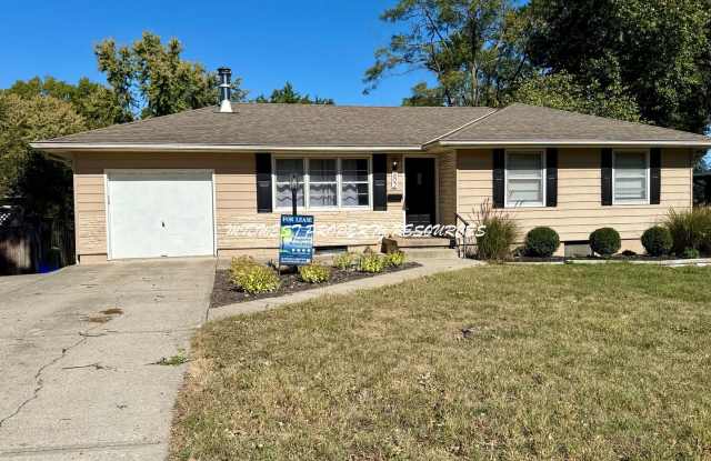Photo of 4 Bedroom Home Near Downtown Lee’s Summit