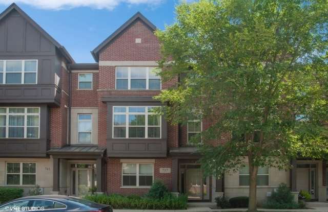 705 N KEYSTONE Lane